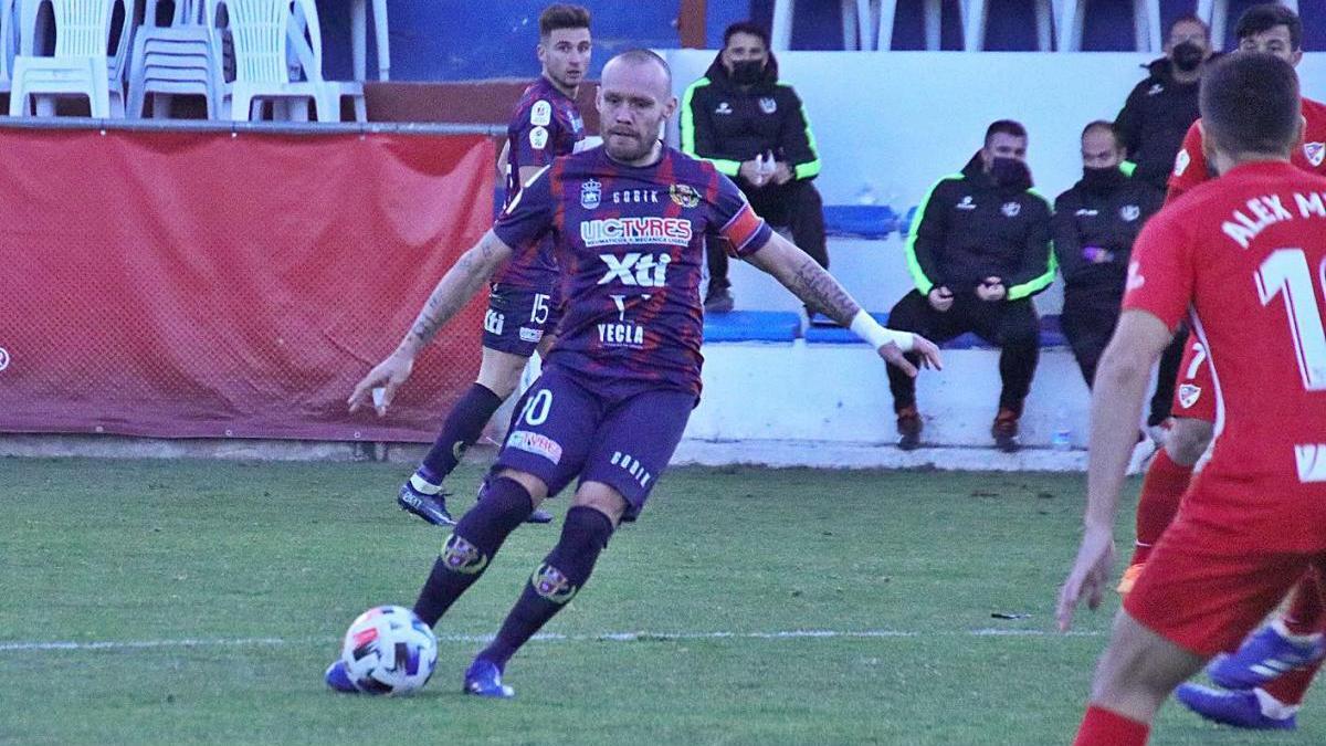 El Yeclano sobrevive y saca un punto frente al Linares