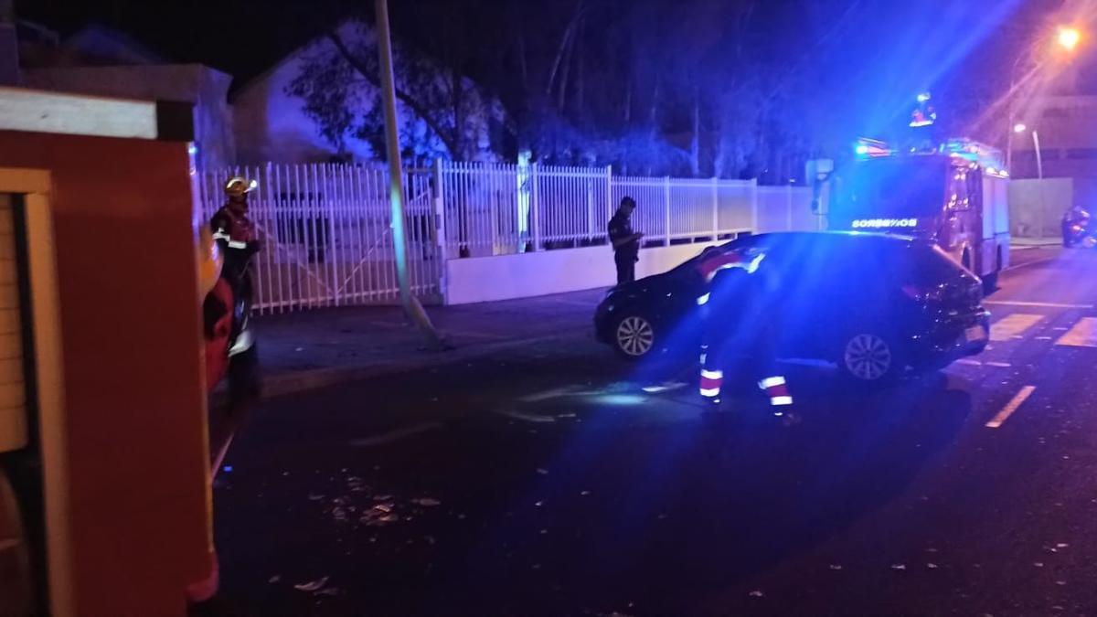 Vuelco de un vehículo en la Rambla Medular de Arrecife.