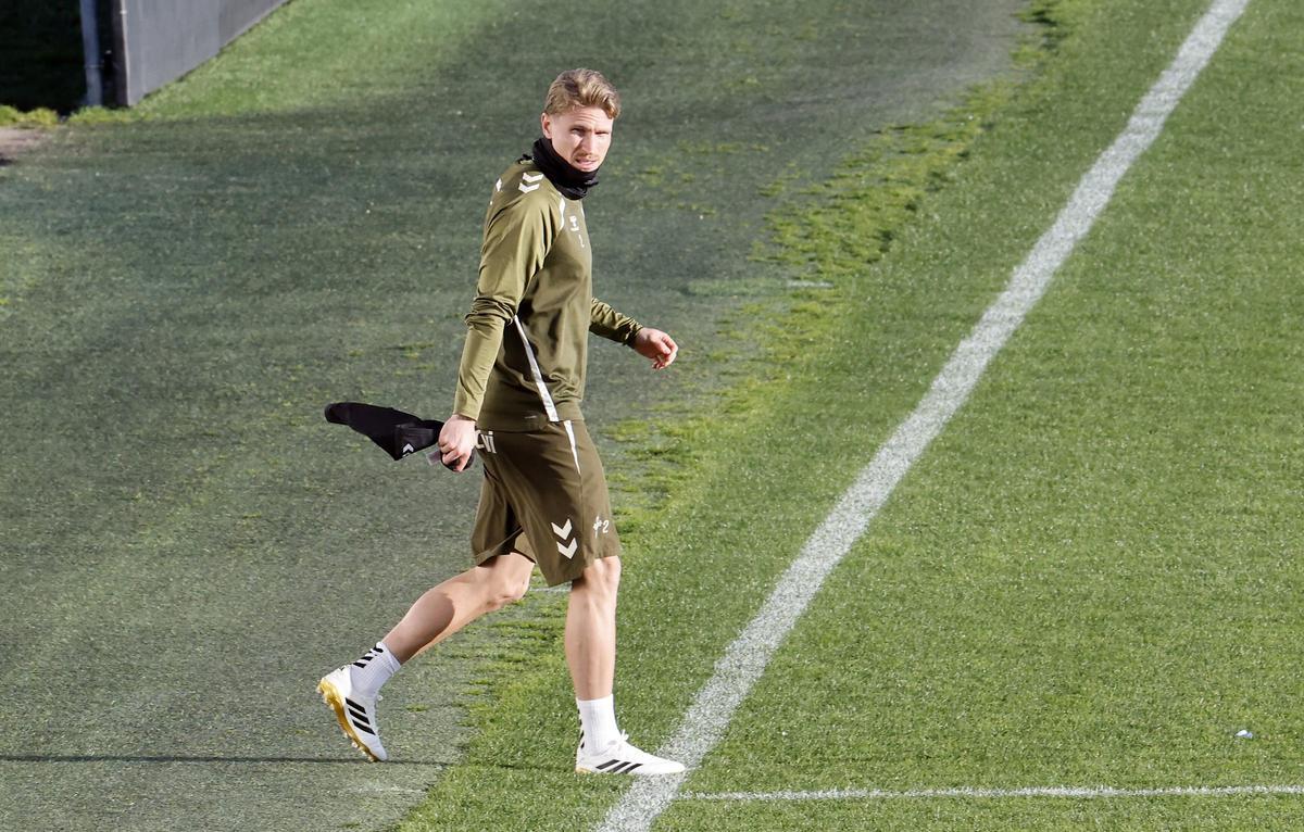 Carl Starfelt, durante un entrenamiento del Celta en la ciudad deportiva.