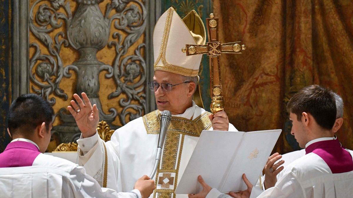 El papa León XIV oficia su primera misa en la Capilla Sixtina