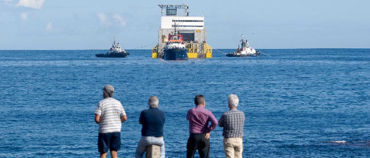 La Plocan inicia el tendido del cable submarino para el aerogenerador