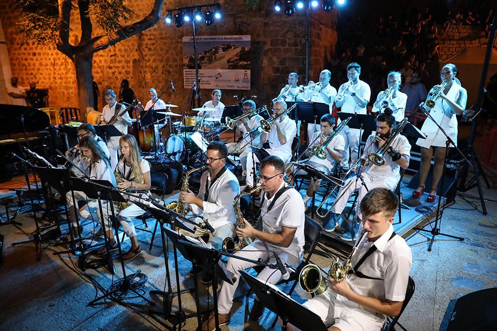 Big Band Ciutat d'Eivissa y José Carra Trío.