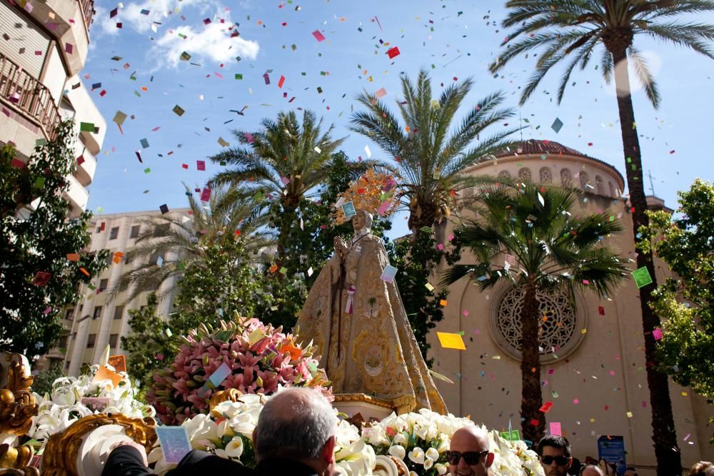 El Cristo Resucitado y de la Virgen de la Asunción inundan la ciudad de alegría y color