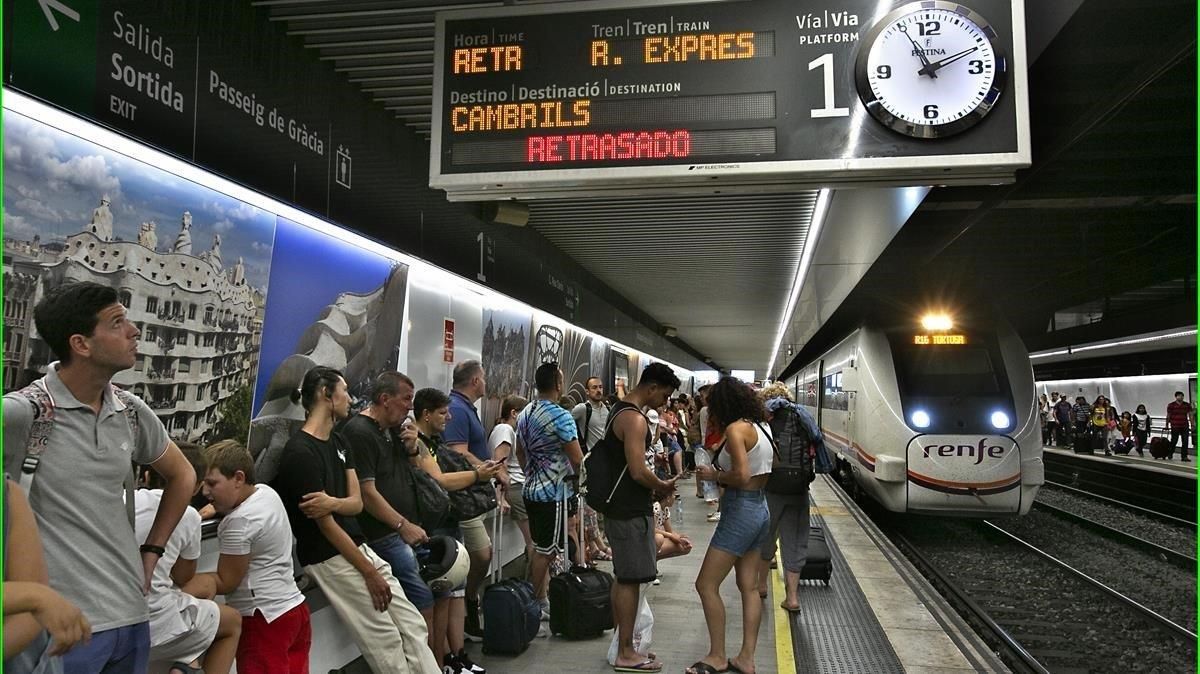 jmdiaz49530090 barcelona 23 08 2019   estacion de renfe de paseo de gracia 190823144547