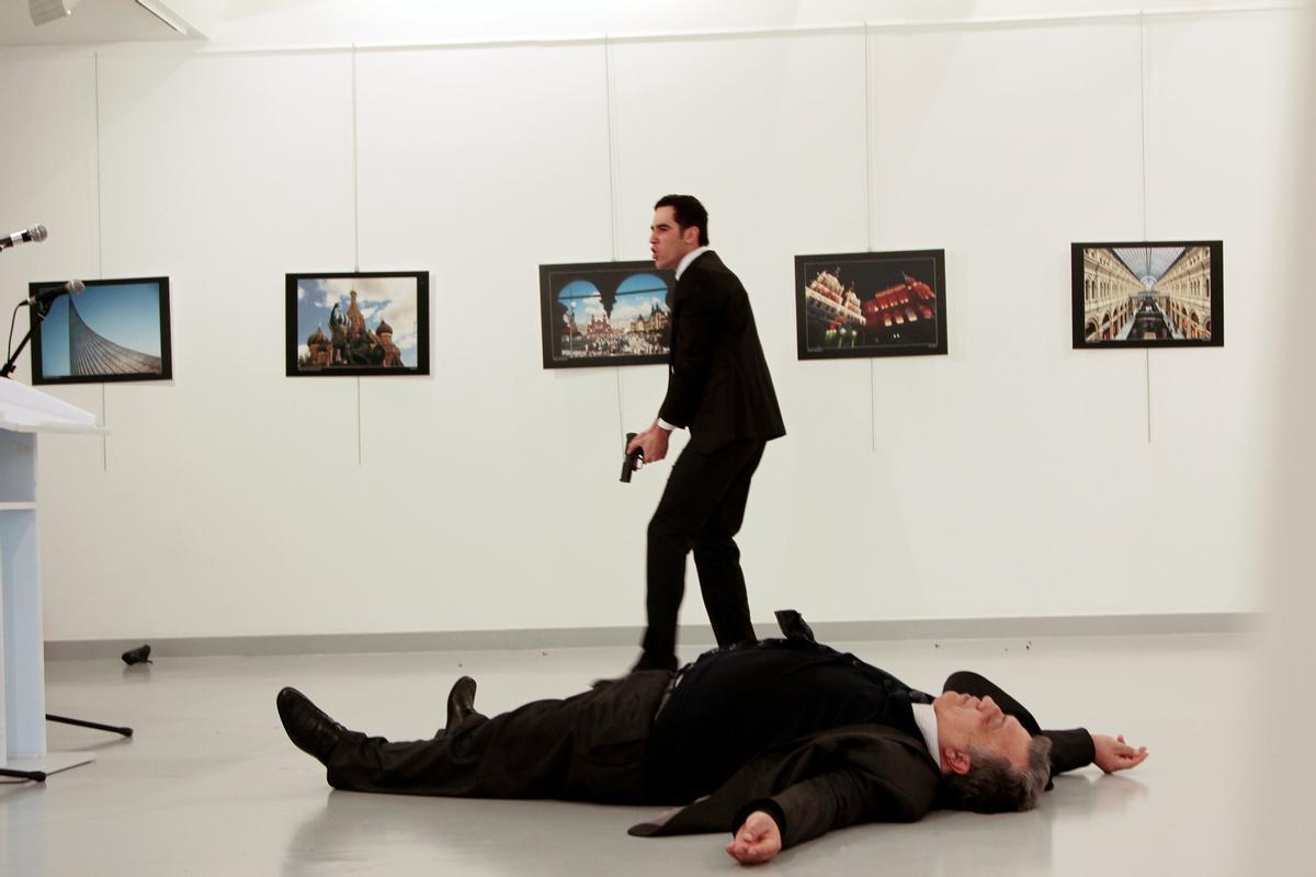 Cadena perpètua a cinc civils per l’assassinat de l’ambaixador rus a Turquia Cadena perpètua a cinc civils per l’assassinat de l’ambaixador rus a Turquia