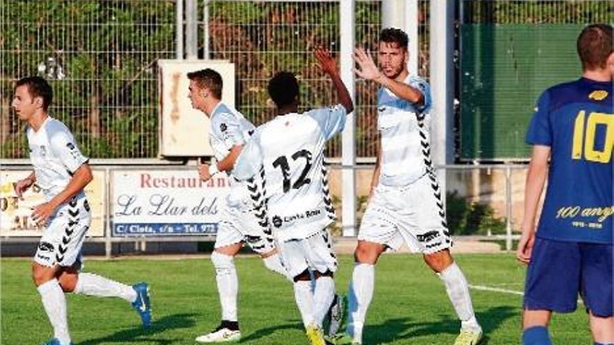 Els brasilers Giva i Mosquito fan el debut amb el Llagostera a l&#039;Escala