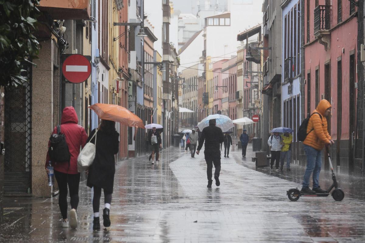 Lluvias en La Laguna durante las horas de la mañana.