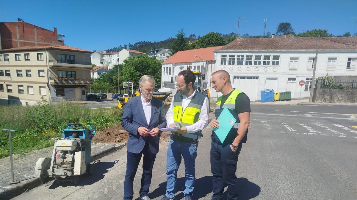 Luis Taboada visita el inicio de las obras.