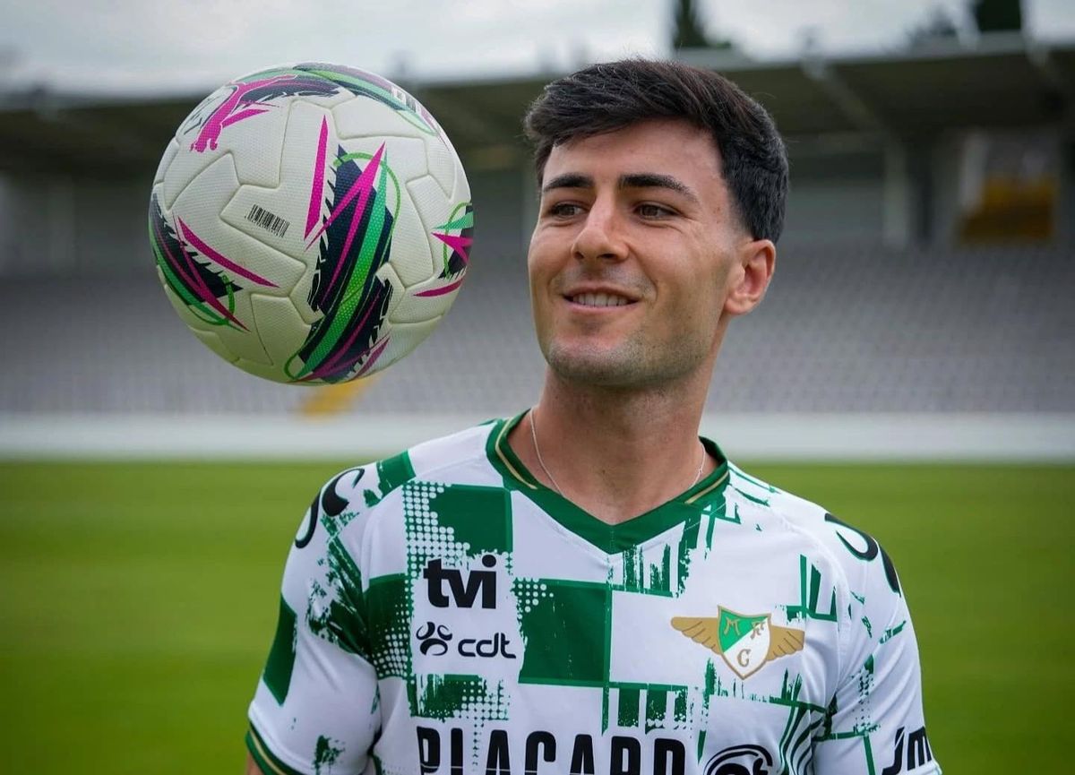 El mediocentro Rodri Alonso, ex del Villarreal B, firmó contrato la pasada semana.