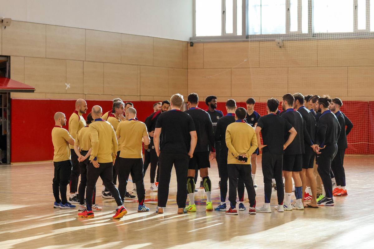 La plantilla azulgrana se entrenó antes de la Copa