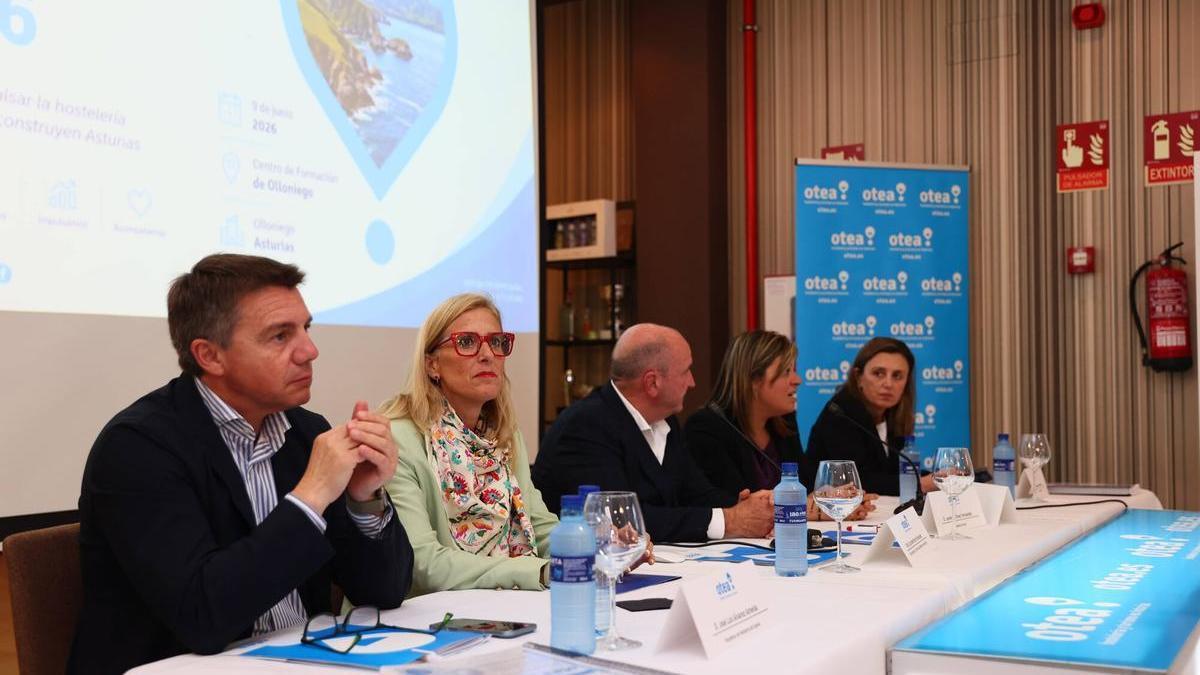 Por la izquierda, José Luis Almeida, Lara Martínez, Javier Martínez, Gimena Llamedo y María Calvo.