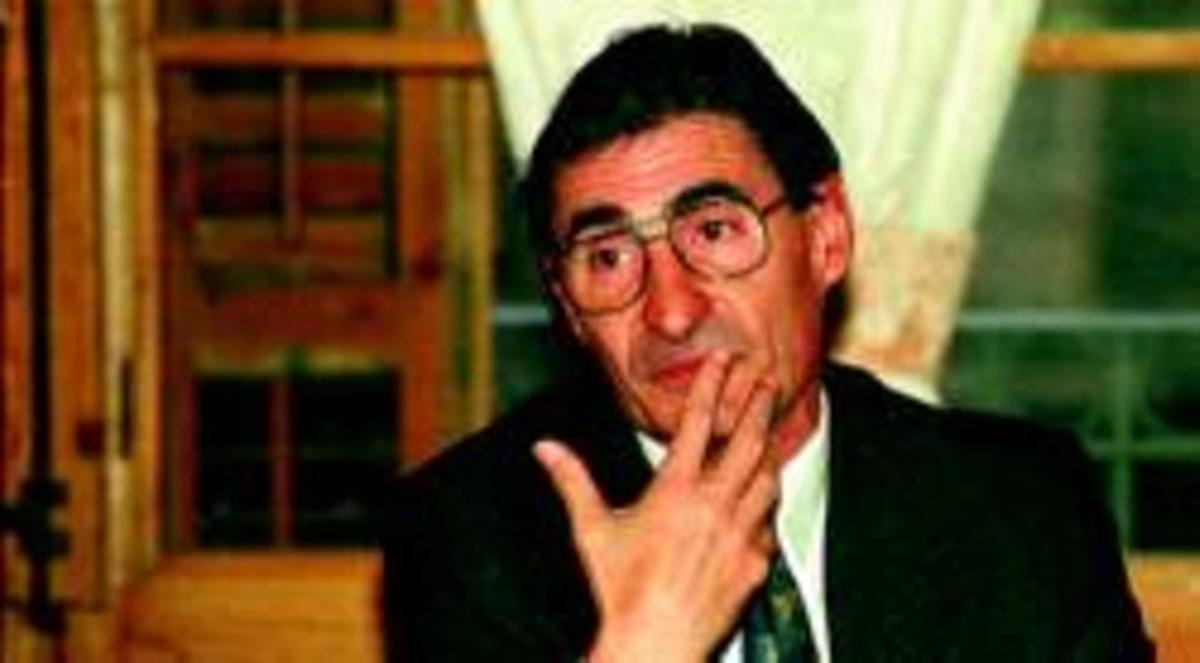 Antoni Farrés, el 1997, quan va anunciar que no repetiria com a candidat a alcalde de Sabadell. Antoni Farrés, el 1997, quan va anunciar que no repetiria com a candidat a alcalde de Sabadell.