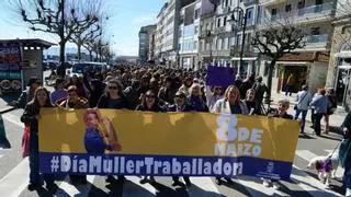 Marea feminista por la «igualdad real» y las víctimas de las guerras