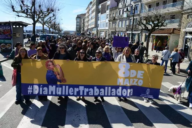 8M en Cangas: marea feminista por la «igualdad real» y las vĂctimas de las guerras