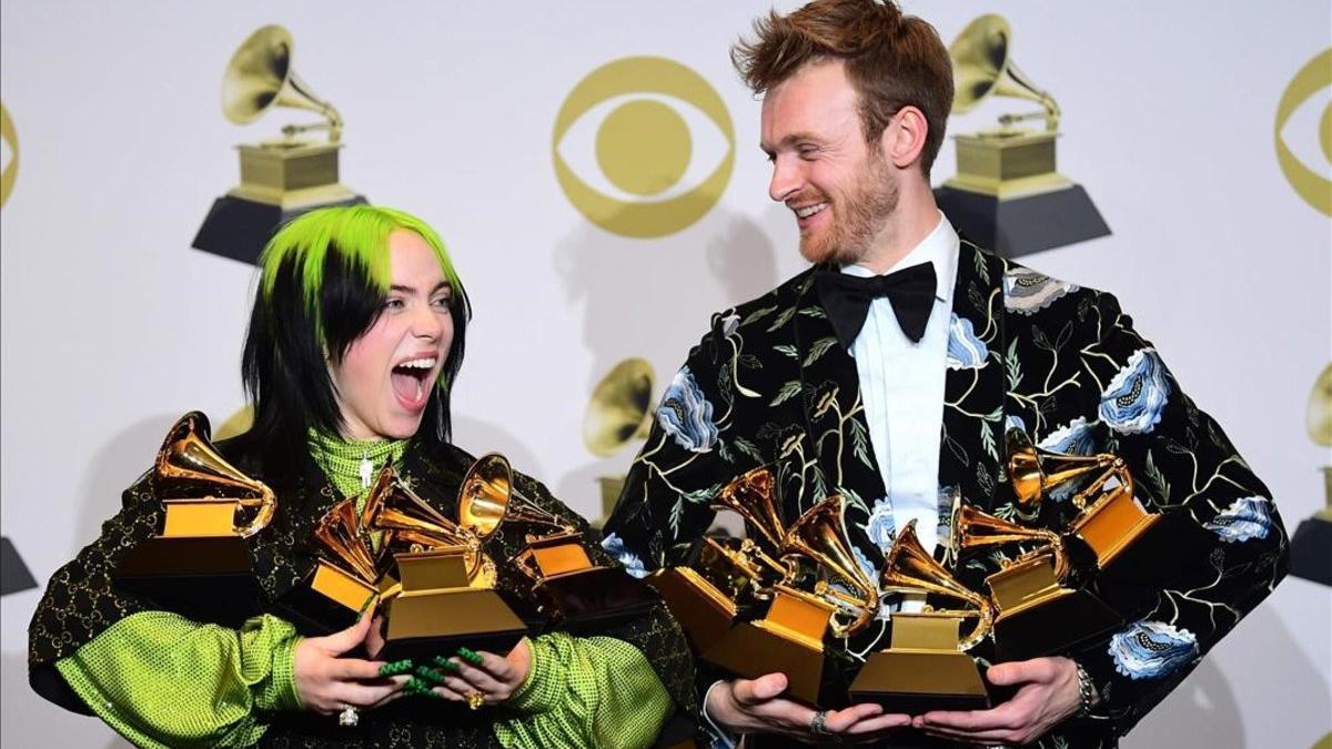 zentauroepp51985700 topshot   us singer songwriter billie eilish  l  and finneas200219180240