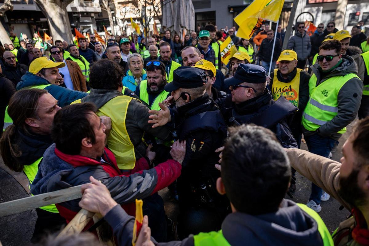 En imágenes | Los tractores vuelven a las calles de Zaragoza dos años después