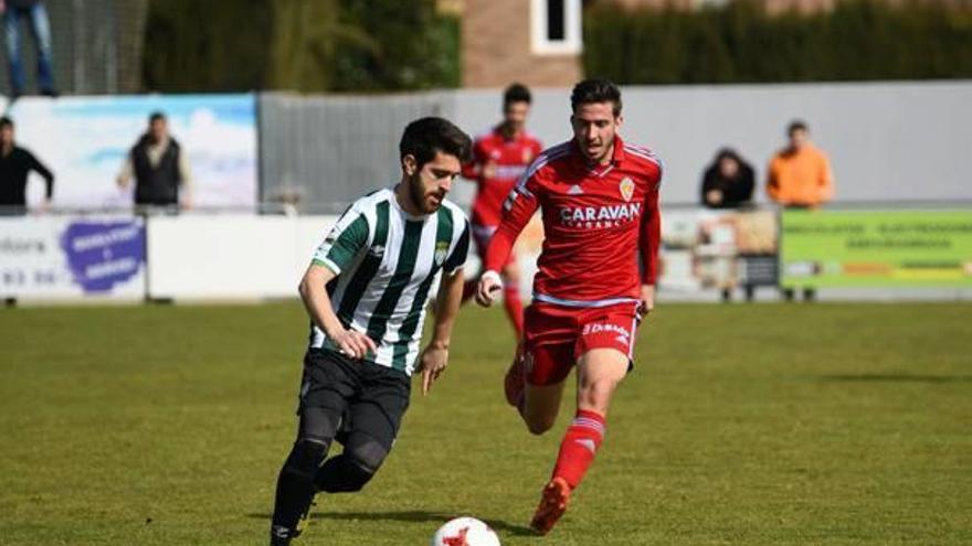 Boniquet, pressionat per un jugador de l&#039;Aragó, va ser l&#039;autor del gol guanyador pel Peralada al minut 85 de partit.