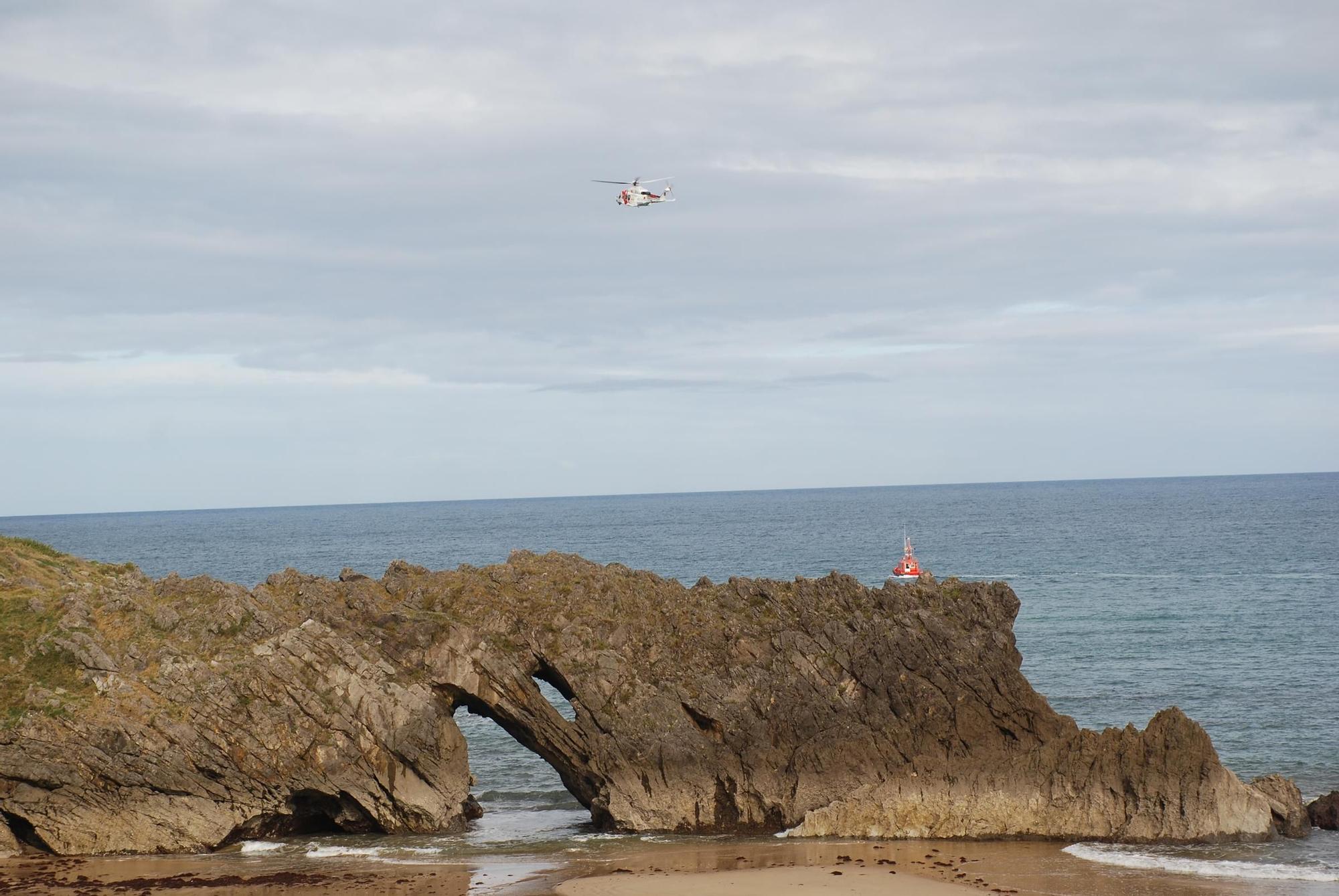 Búsqueda de un desaparecido en el mar en Llanes