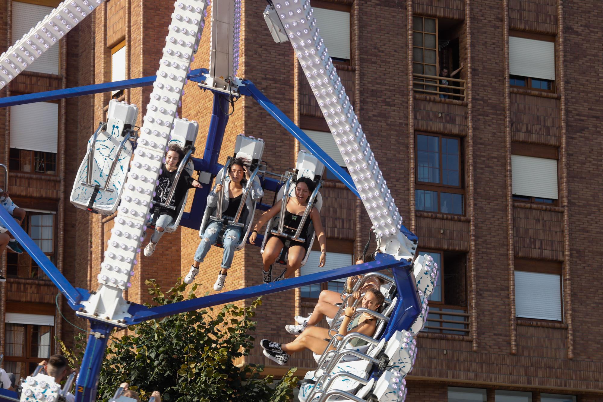 Las atracciones feriales de San Agustín ya están en Avilés