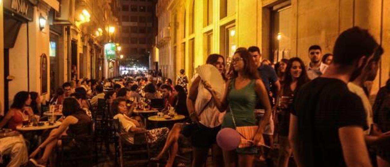 La calle San Isidro, con la Rambla al fondo.