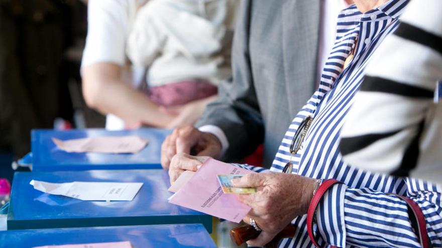 Los ciudadanos acuden a votar en las elecciones más inciertas de la historia