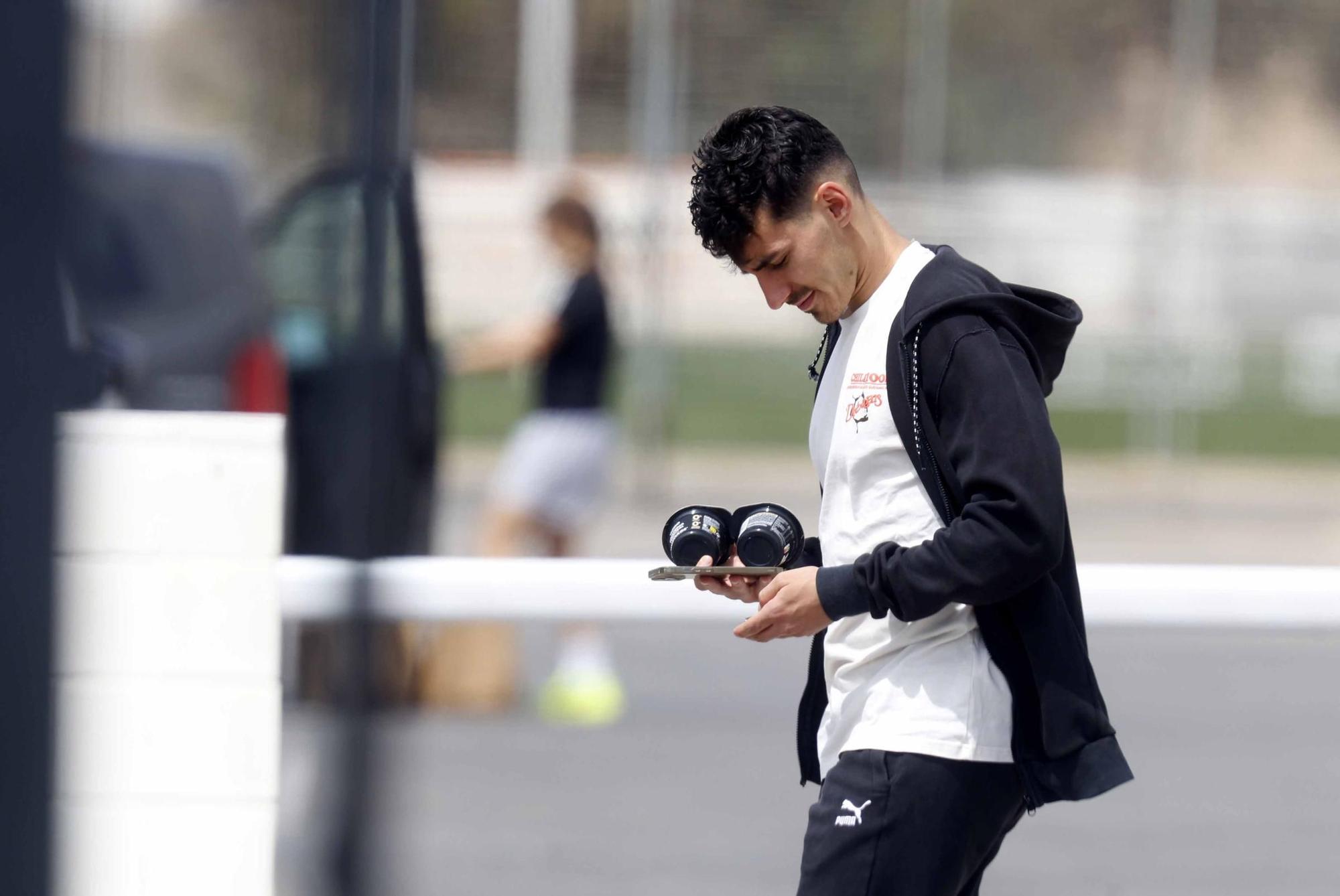 Caras largas en Paterna, tras la derrota de ayer en Almería