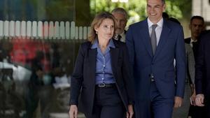 El presidente del Gobierno, Pedro Sánchez, y la vicepresidenta tercera, Teresa Ribera, durante la inauguración del foro Fondos Europeos el pasado jueves. 