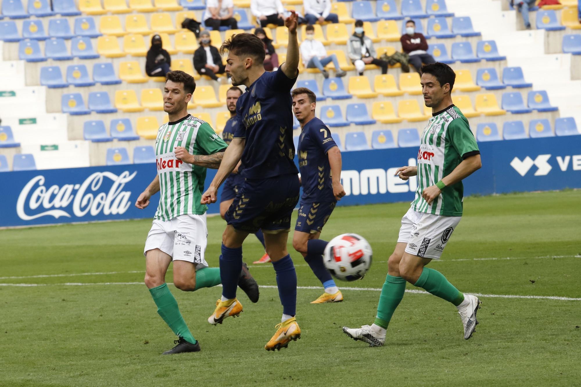 El UCAM Murcia vence y certifica su presencia en el play off (3-2)