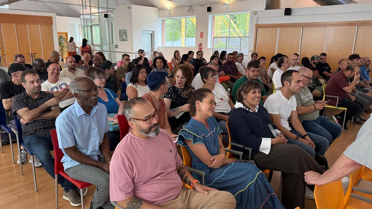 Participantes durante la presentación del Taller de Empleo IV en San Martín del Rey Aurelio