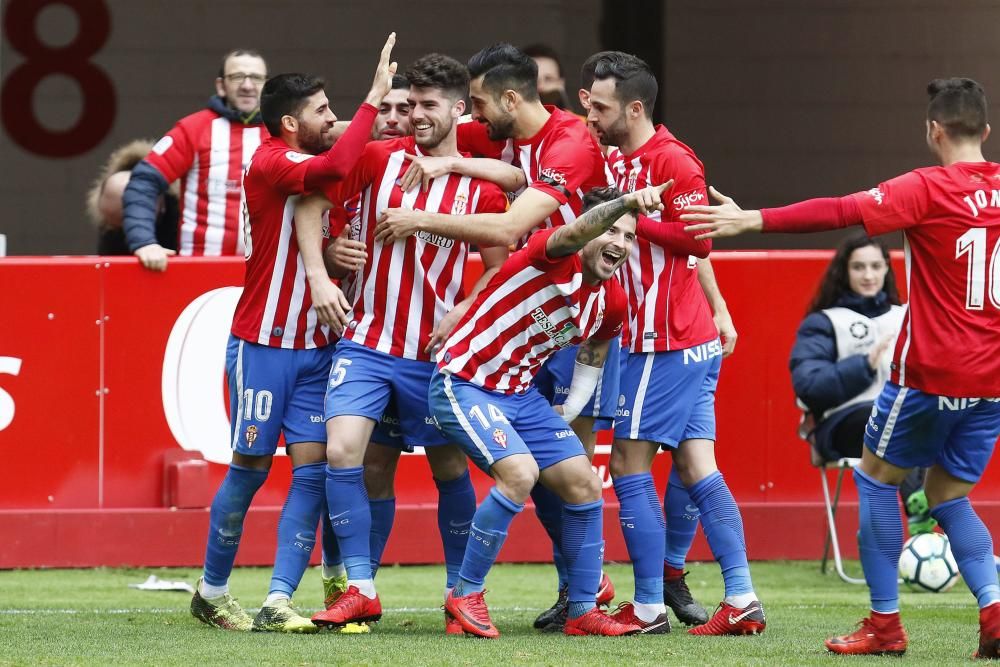 El partido entre el Real Sporting y el Numancia, en imágenes