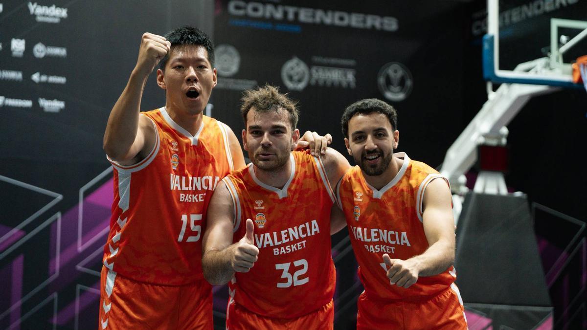 Zijie Lu, Marcos Reos y Mohamed hamed Mohamed celebran su clasificación para The Games of the Future Astana 2026.
