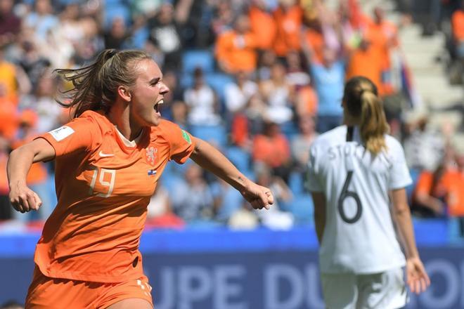Jill Roord celebra su gol durante el partido del Mundial de Fútbol Femenino que enfrentó este martes a Holanda y Nueva Zelanda, en Le Havre, Francia.