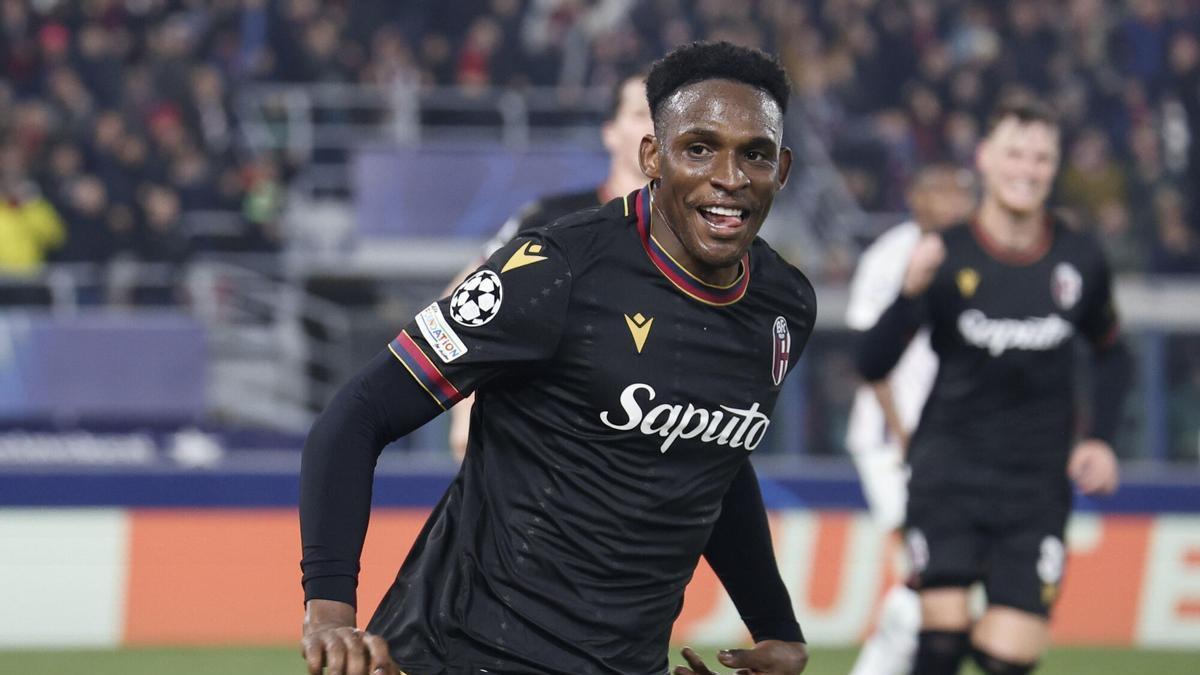 La afición del Inter apoya a Bastoni y le ovaciona puesta en pie