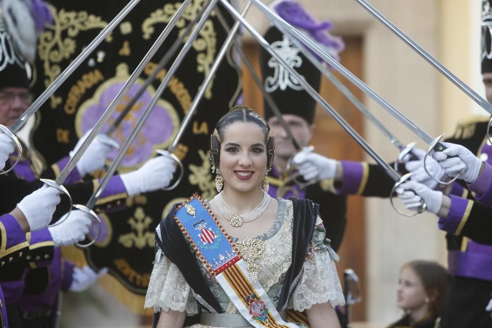 Beatriz Díaz con los granaderos de toda la vida