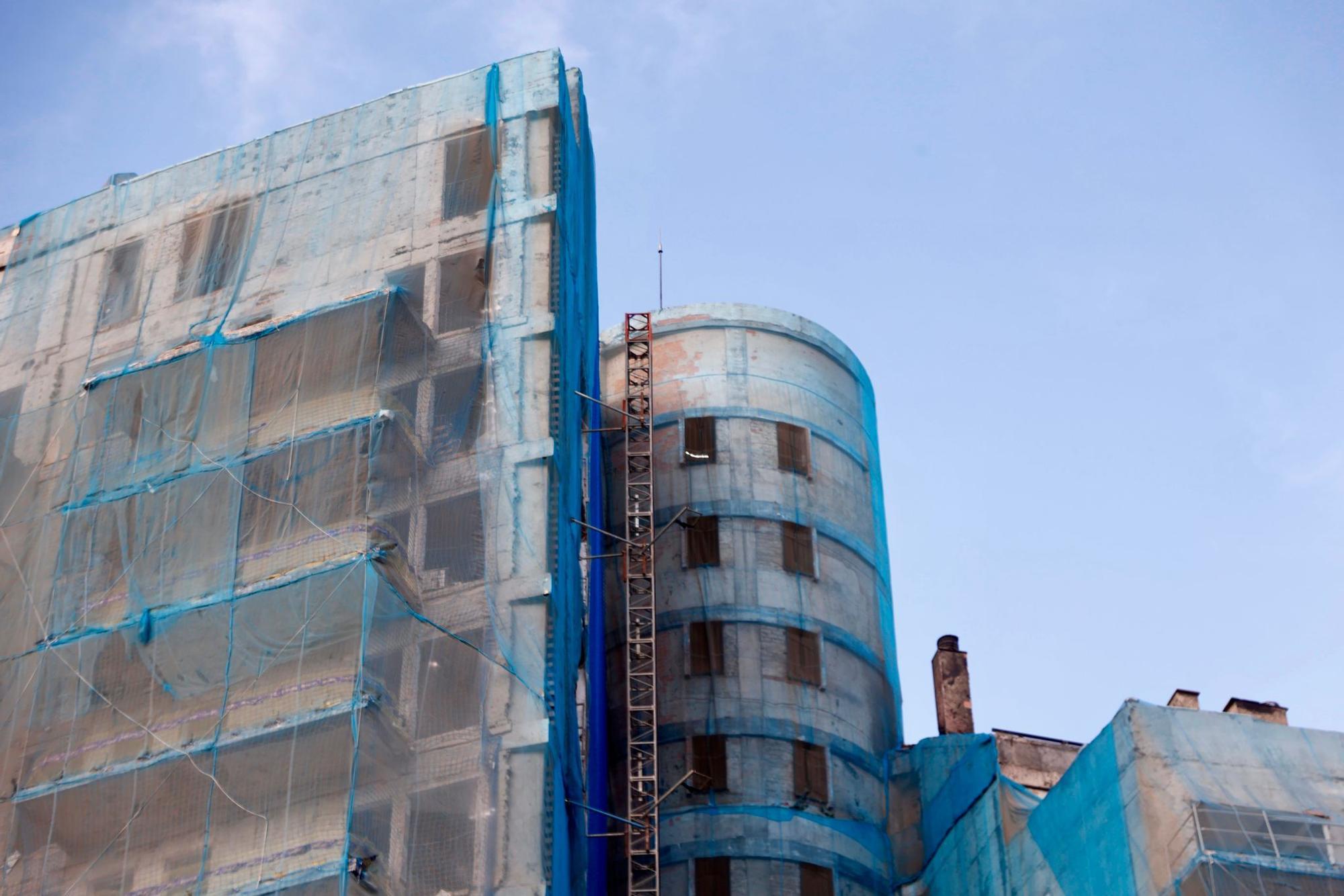 Primera piedra del edificio de Campanar