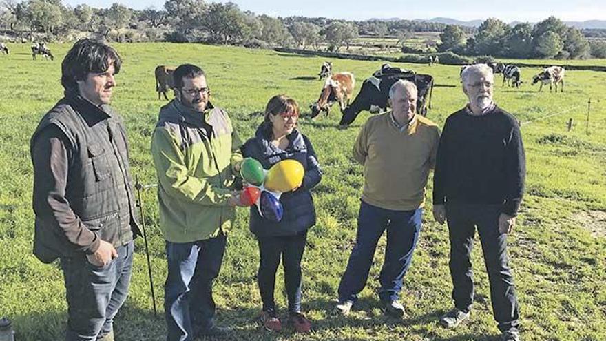 Instante de la presentación, ayer, de la nueva línea de ayudas vía ecotasa, en Can Roca de Porreres.