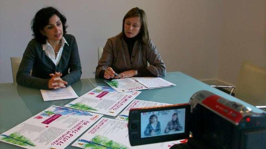 La alcaldesa Sandra González con la edil Cristina Martínez. // D.P.