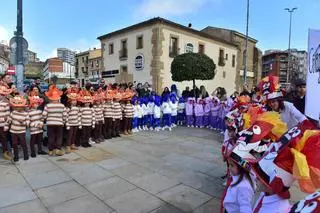 Fotogalería | Los colegios estrenan el Carnaval en Plasencia