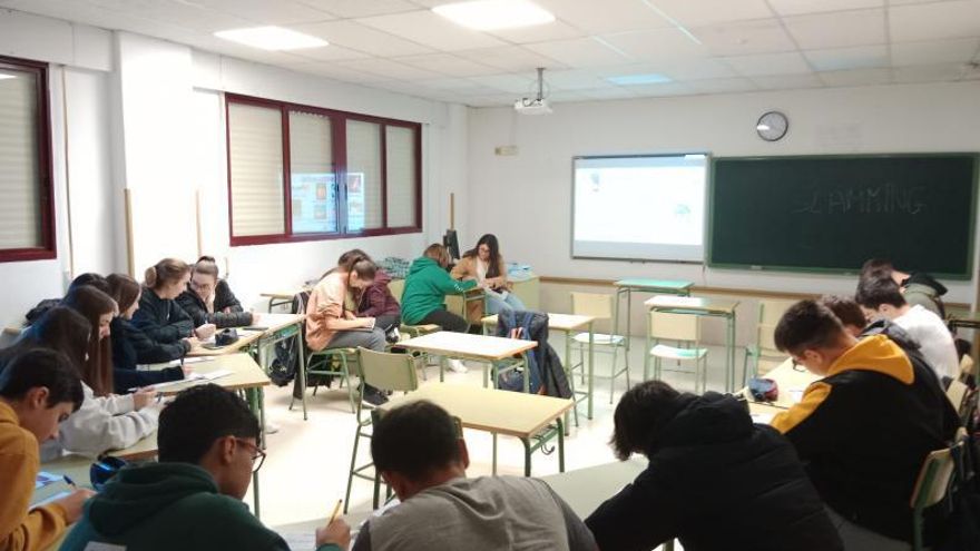 Érguete culmina su taller de sexualidad y drogas con estudiantes de Moaña