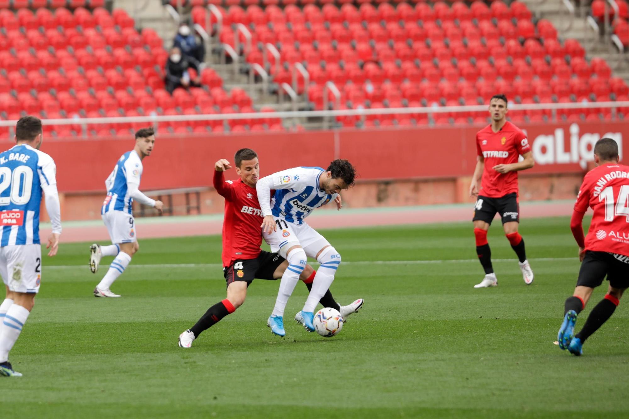 El Mallorca perdona al Espanyol y pierde