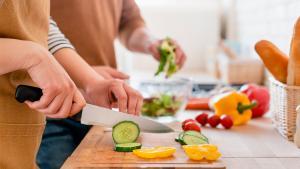 Alimentarse de forma saludable ayuda a reducir el riesgo de padecer muchas enfermedades