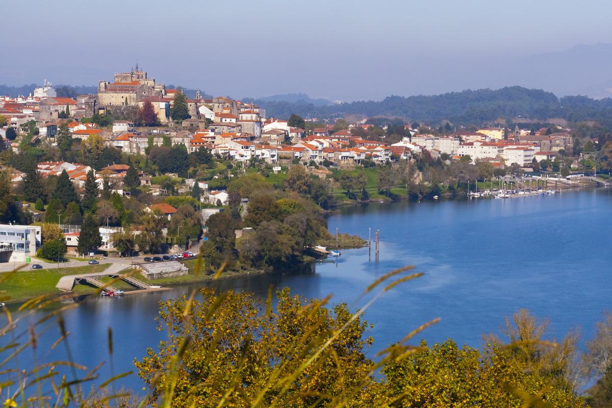Vista del paisaje urbano de Tui.