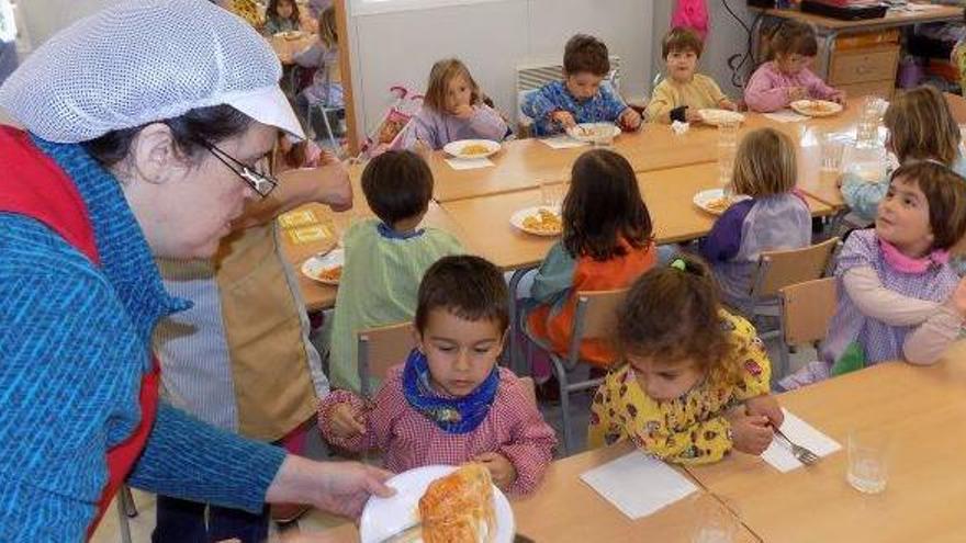 Alumnes de La Serreta de Santpedor, dinant aquesta setmana al menjador de l&#039;escola