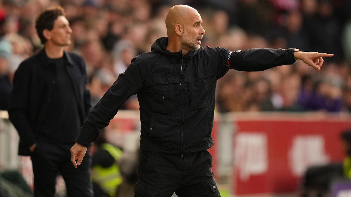 Pep Guardiola durante el partido del Manchester City ante el Brentford