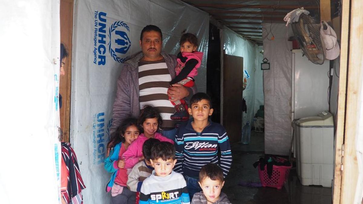 La familia de Marie y Abdel Satar, refugiados sirios en el Líbano.