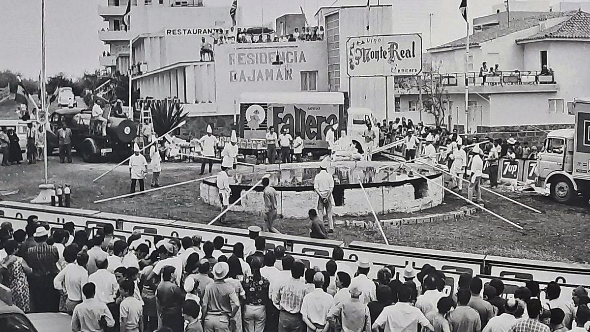 La paella gigante elaborada en 1969 durante las fiestas del Gran Poder. | ARCHIVO FOTOGRÁFICO VICENTE PÉREZ MELIÁN