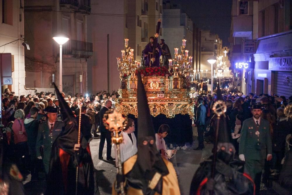 La Caída congregó a muchos ilicitanos en las calles de El Pla