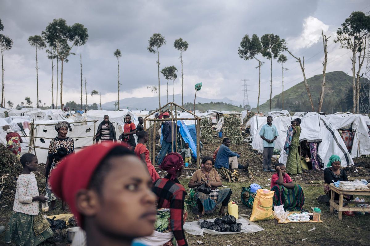 Desplazados a causa de los enfrentamientos cerca de Goma, en el Congo. En casi seis meses de enfrentamientos, más de 300.000 personas han huido de sus hogares.