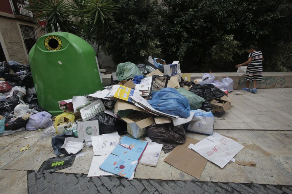 Basura en las calles de Alicante