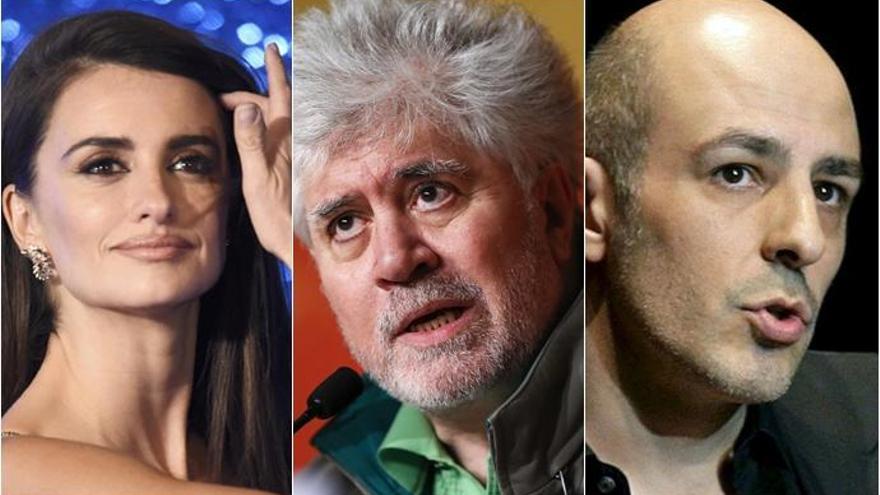 Penélope Cruz, Pedro Almodóvar y Roberto Álamo.